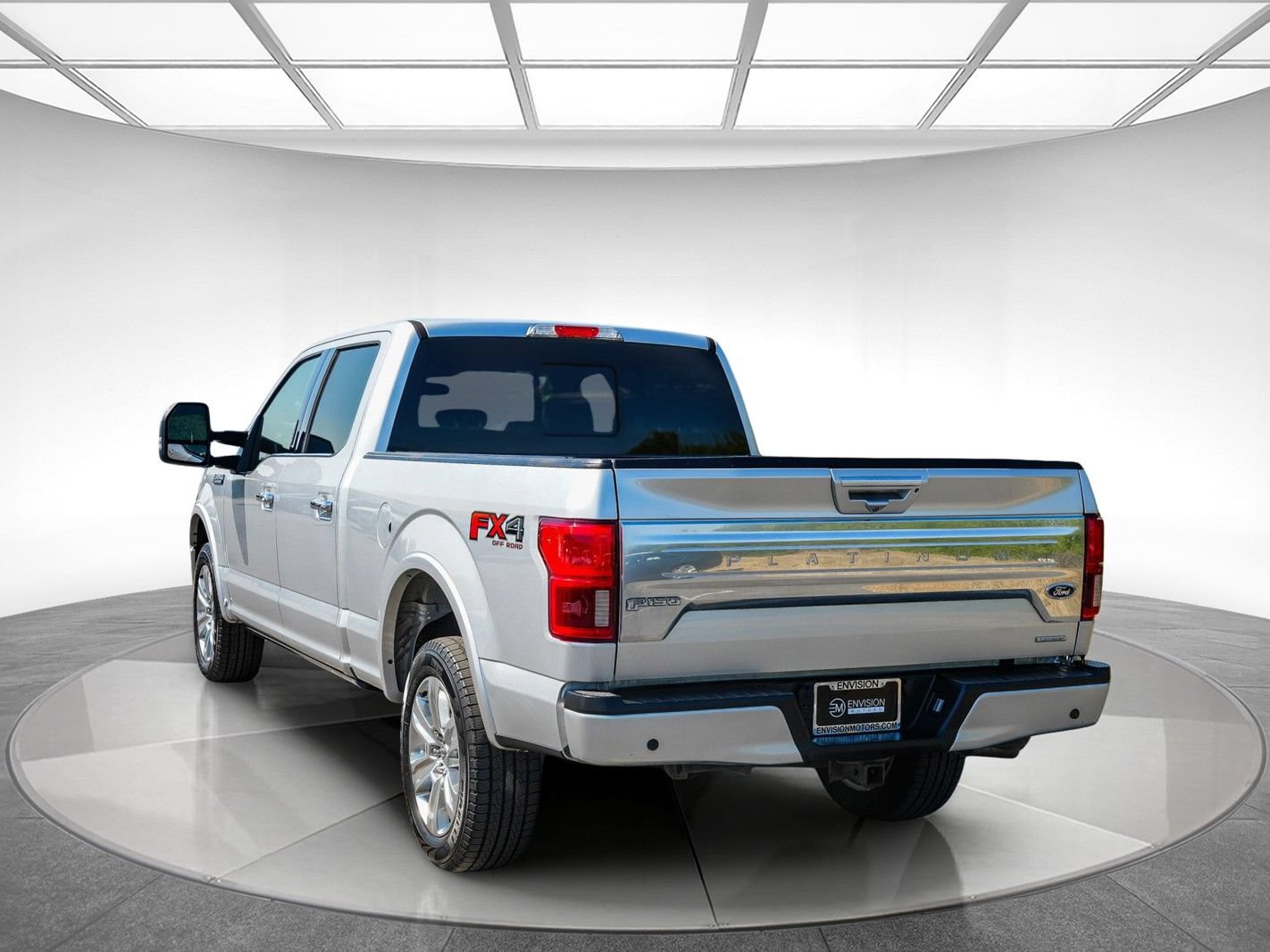 Used 2018 Ford F150 Platinum w/ Equipment Group 701A Luxury AWD/4WD image 2
