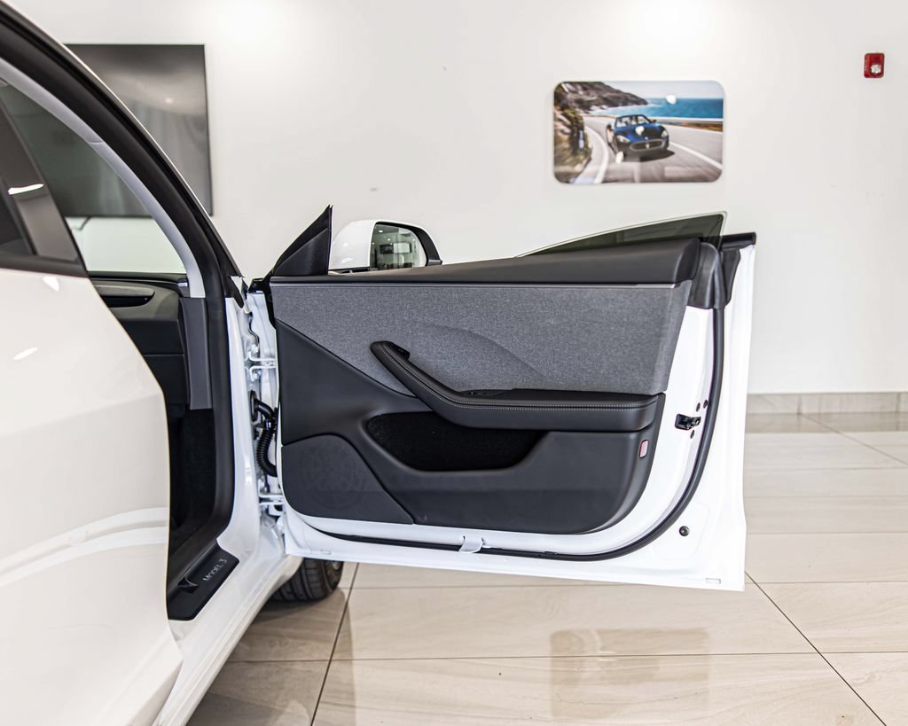 Used 2026 Tesla Model 3 RWD image 36