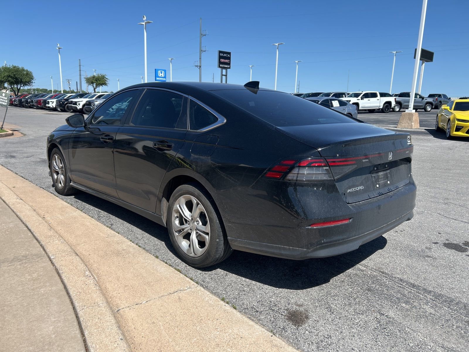 Used 2023 Honda Accord LX image 7