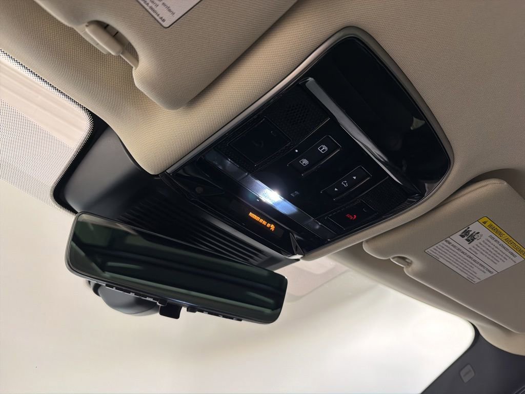 Used 2022 Land Rover Range Rover SE image 18