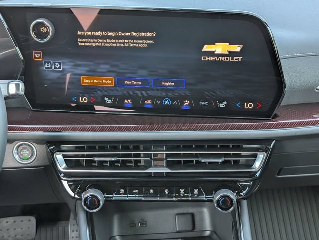New 2026 Chevrolet Traverse Z71 w/ LPO, Floor Liner Package AWD/4WD image 18