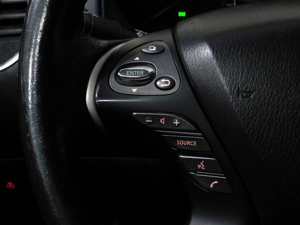 Used 2018 Nissan Pathfinder SV image 40