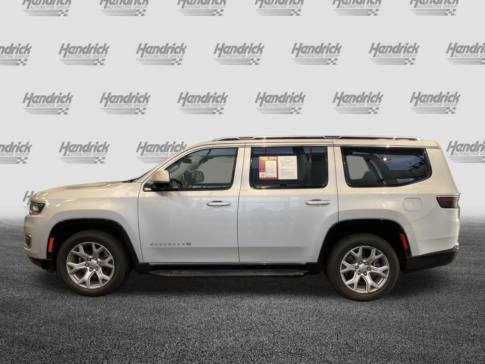 Used 2022 Jeep Wagoneer Series I w/ Premium Group I AWD/4WD image 7