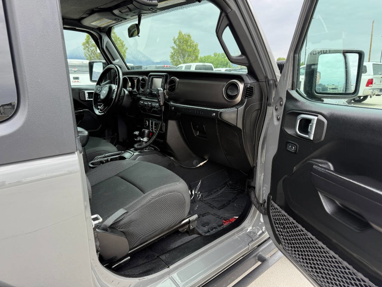 Used 2020 Jeep Wrangler Sport AWD/4WD image 23