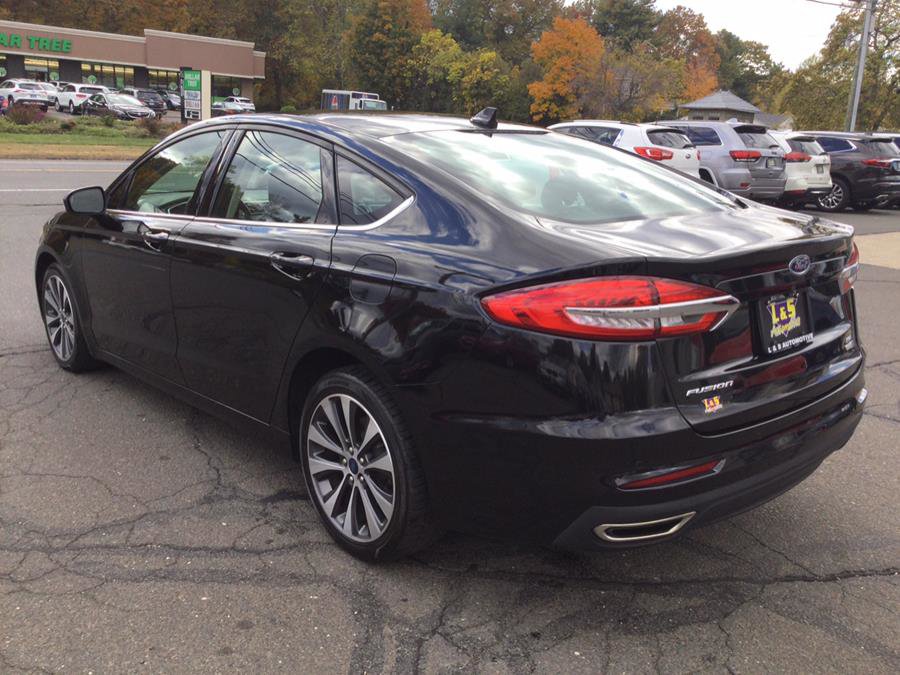 Used 2020 Ford Fusion SE image 7