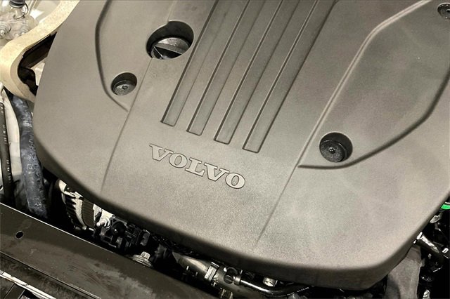 Certified 2023 Volvo XC60 B5 Plus image 35