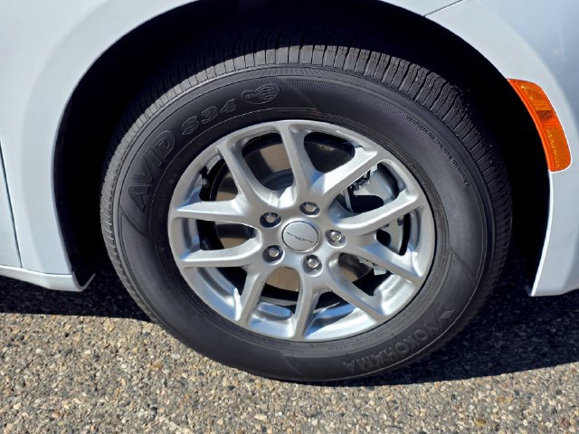 New 2027 Chrysler Pacifica LX FWD image 6