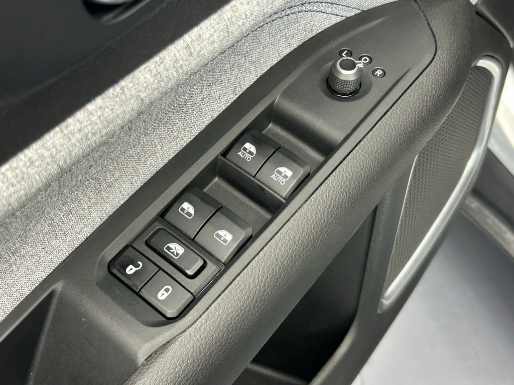 Used 2024 Jeep Compass Latitude AWD/4WD image 15