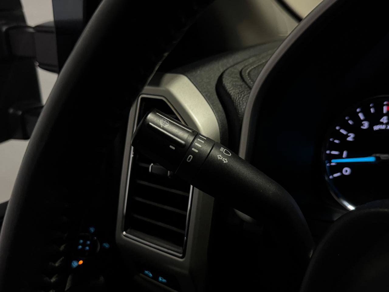 Used 2020 Ford F250 Lariat AWD/4WD image 24