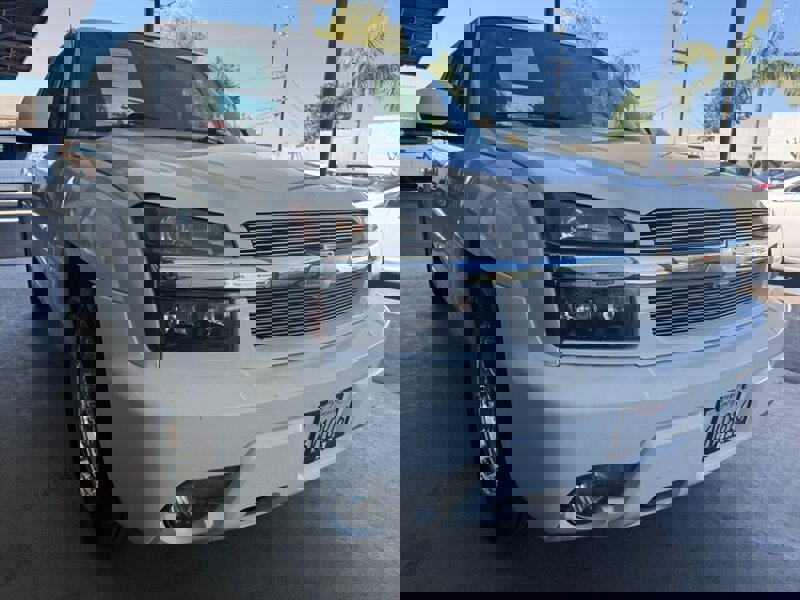 Used 2002 Chevrolet Avalanche 2WD image 9