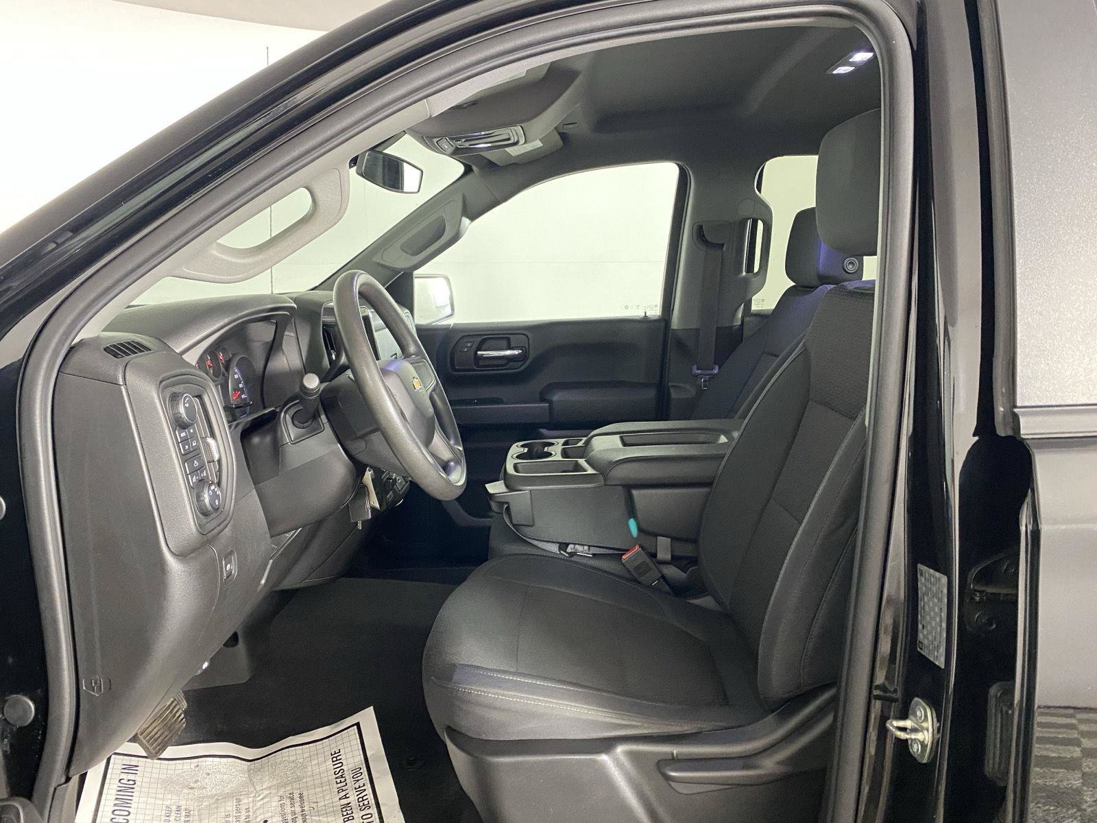 Used 2019 Chevrolet Silverado 1500 Custom w/ Custom Value Package AWD/4WD image 17