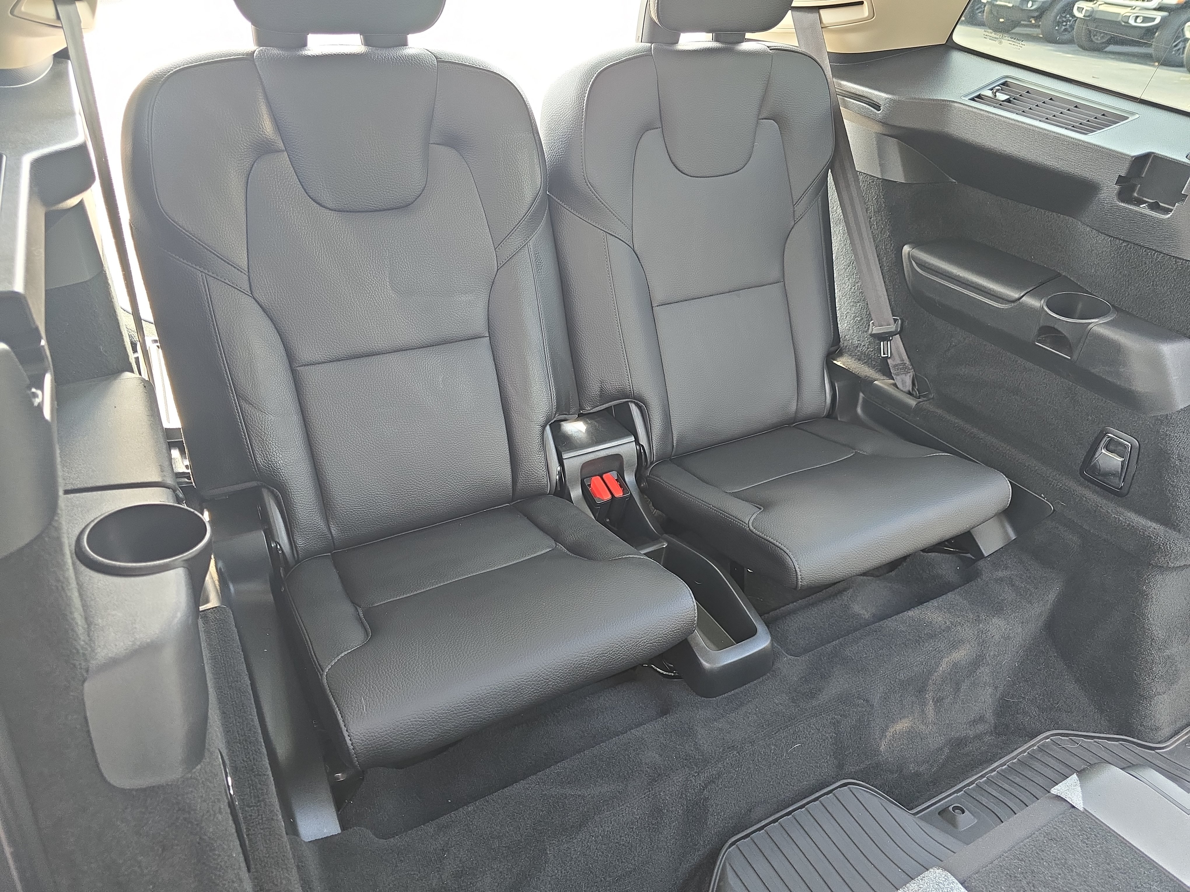 Used 2019 Volvo XC90 T6 Momentum w/ Advanced Package AWD/4WD image 12