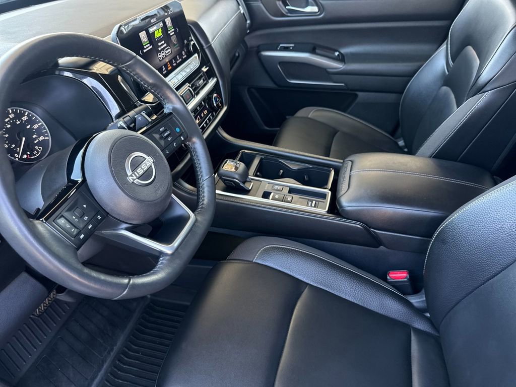 Used 2023 Nissan Pathfinder SL FWD image 9