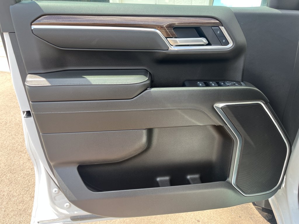 New 2025 Chevrolet Silverado 1500 LT AWD/4WD image 10