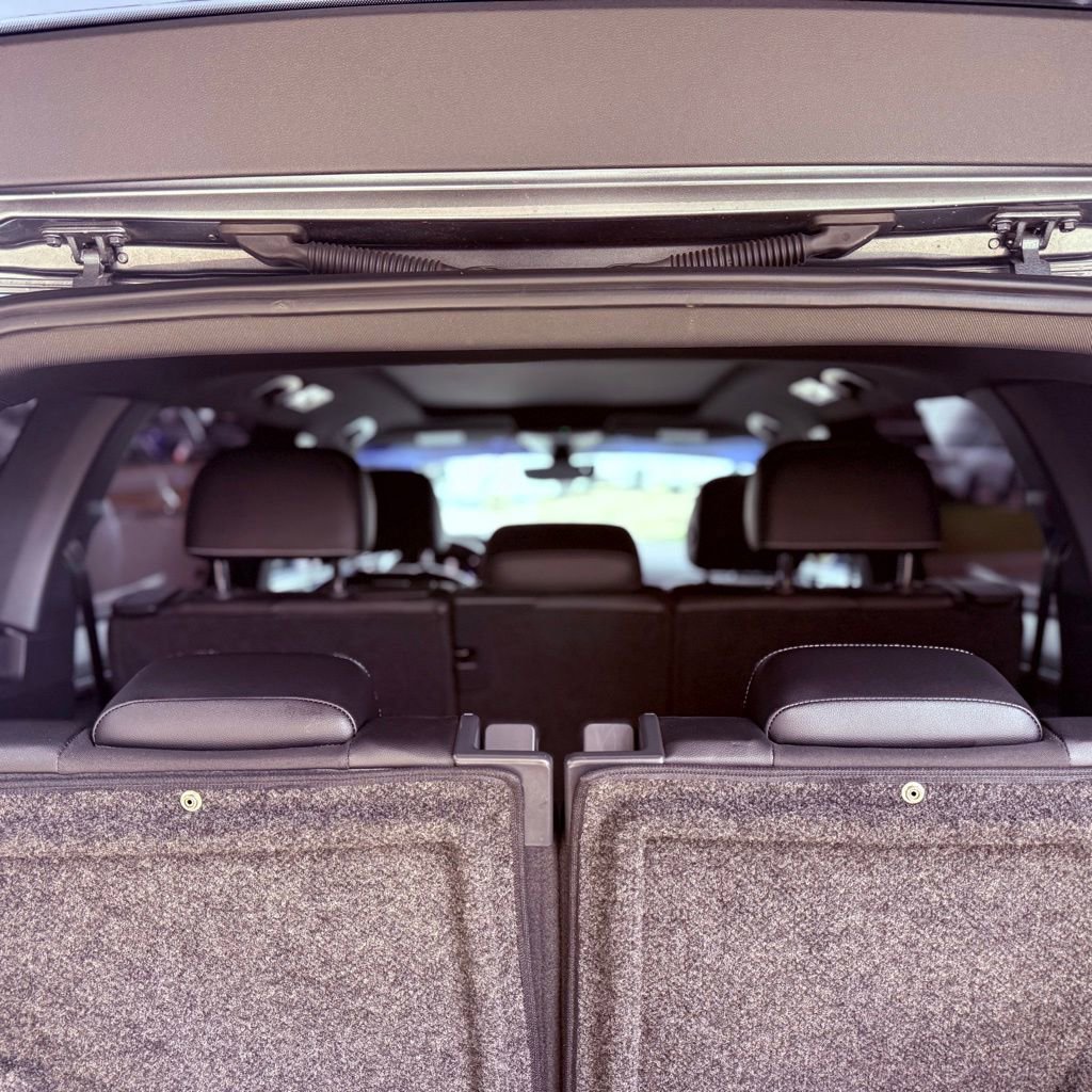 Used 2022 Volkswagen Tiguan SE R-Line image 35