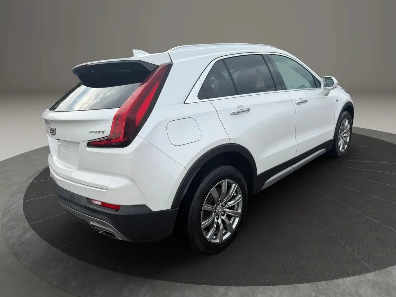 Used 2019 Cadillac XT4 Premium Luxury FWD image 5