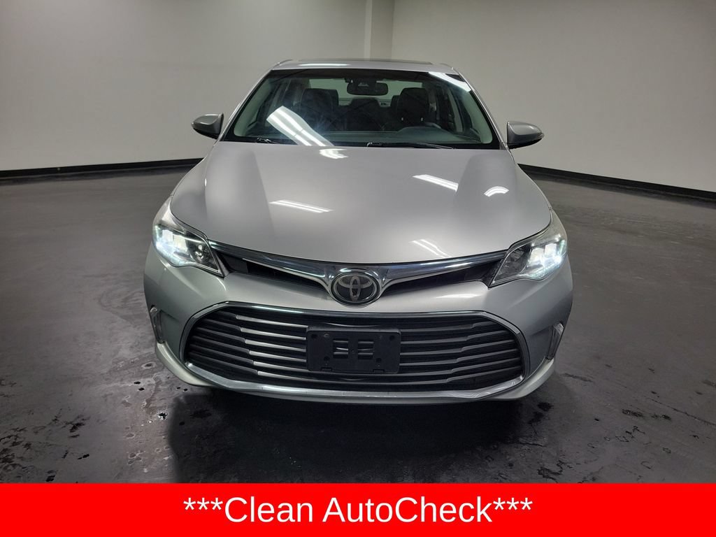 Used 2018 Toyota Avalon Limited w/ All Weather Liner Package FWD image 2