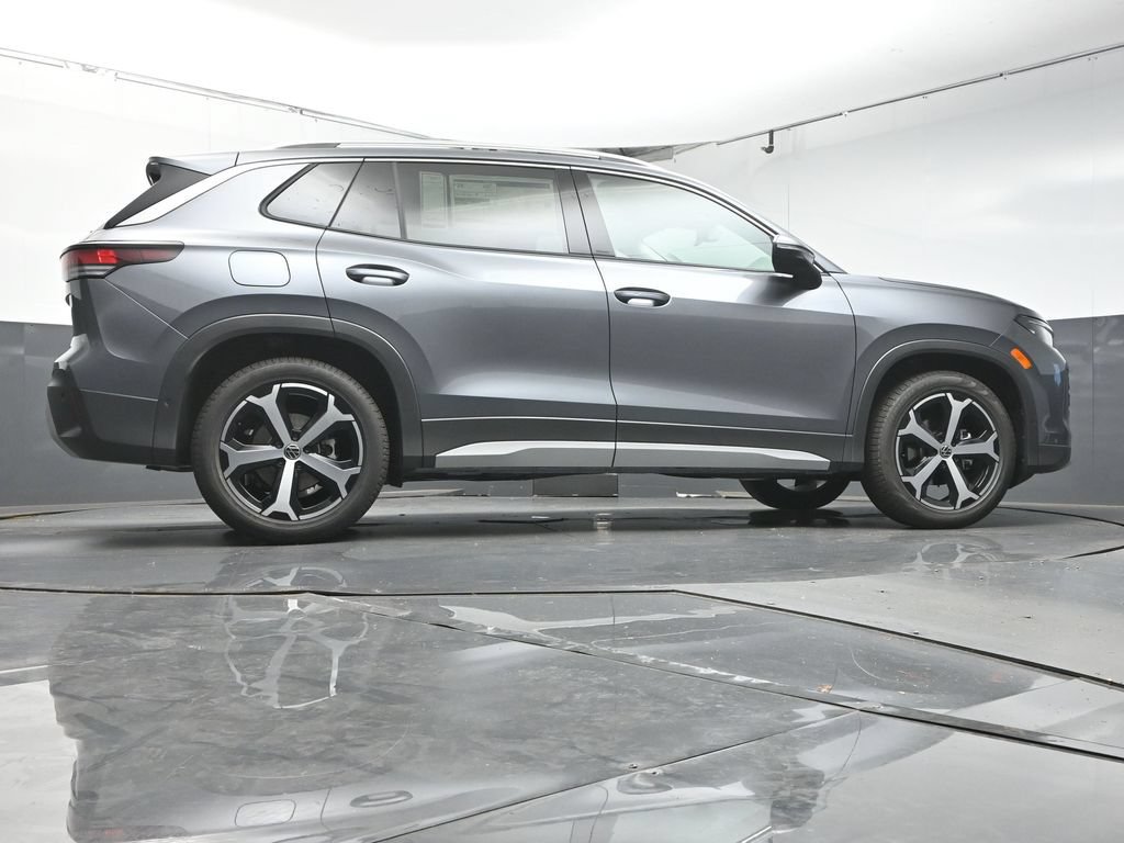 New 2026 Volkswagen Tiguan SE FWD image 39