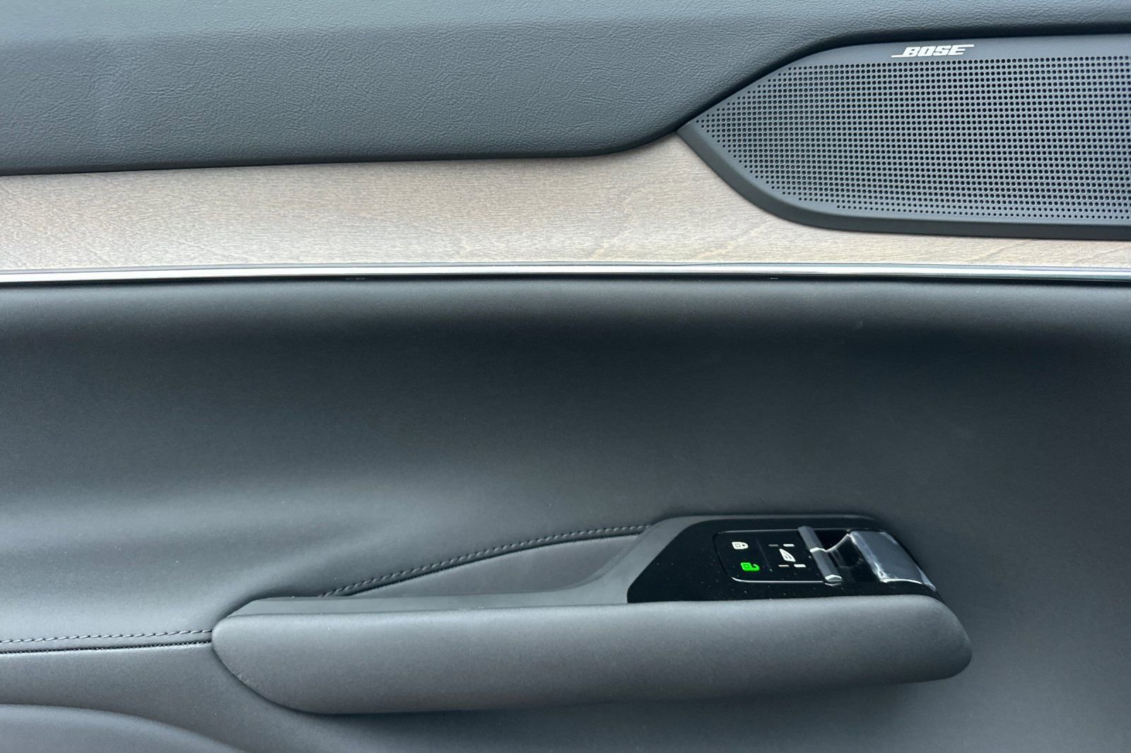 New 2025 Volvo EX90 Ultra AWD/4WD image 14