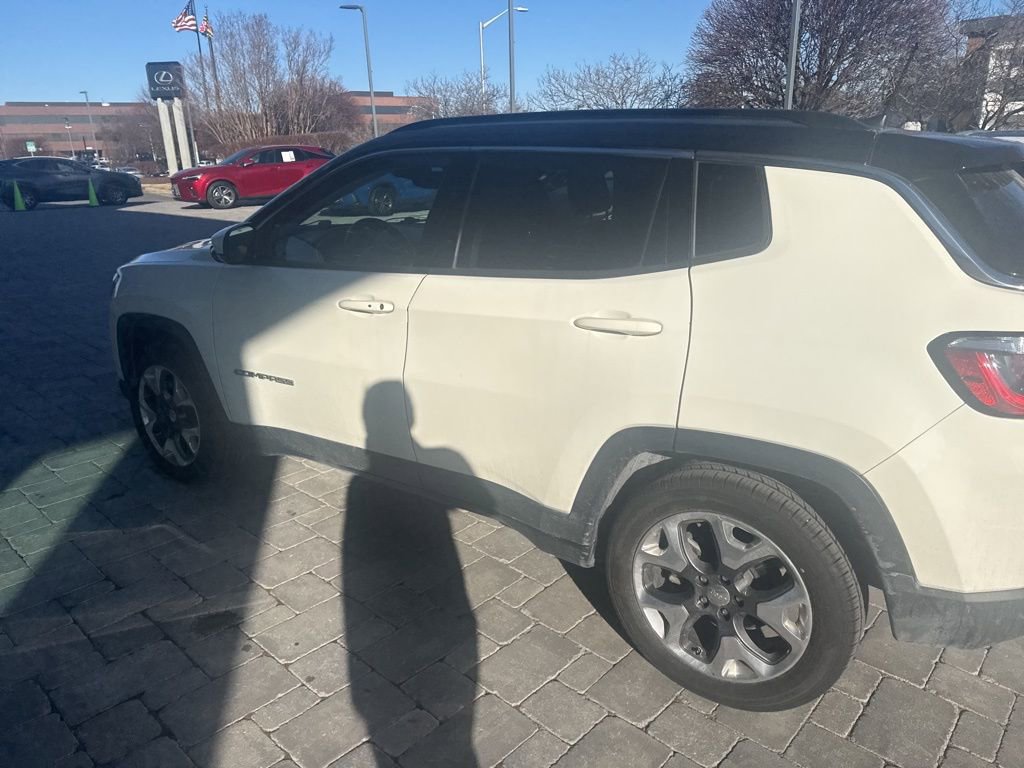 Used 2018 Jeep Compass Limited w/ Navigation Group image 19