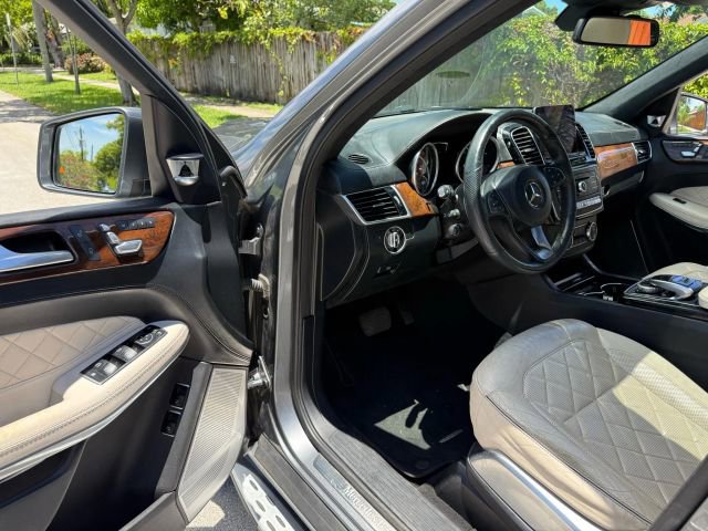 Used 2017 Mercedes-Benz GLS 550 4MATIC image 18