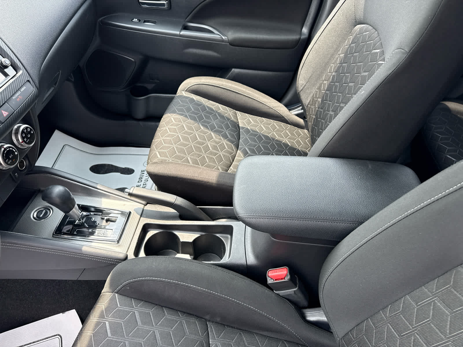 Used 2024 Mitsubishi Outlander Sport ES AWD/4WD image 19