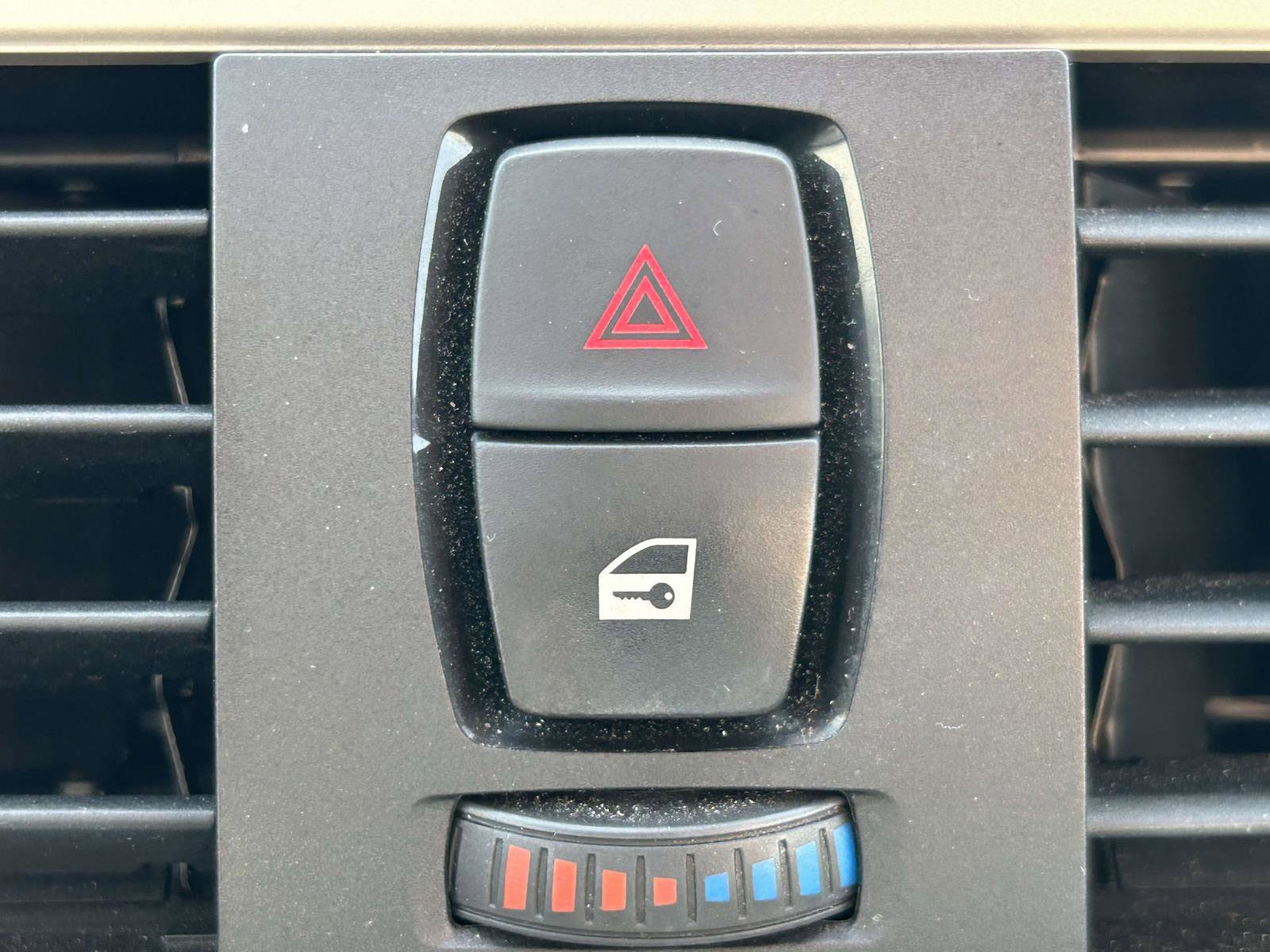 Used 2015 BMW 320i xDrive Sedan image 30