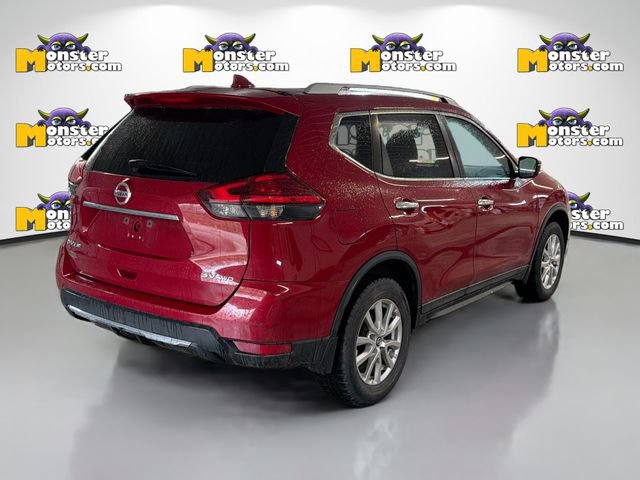 Used 2017 Nissan Rogue SV image 4