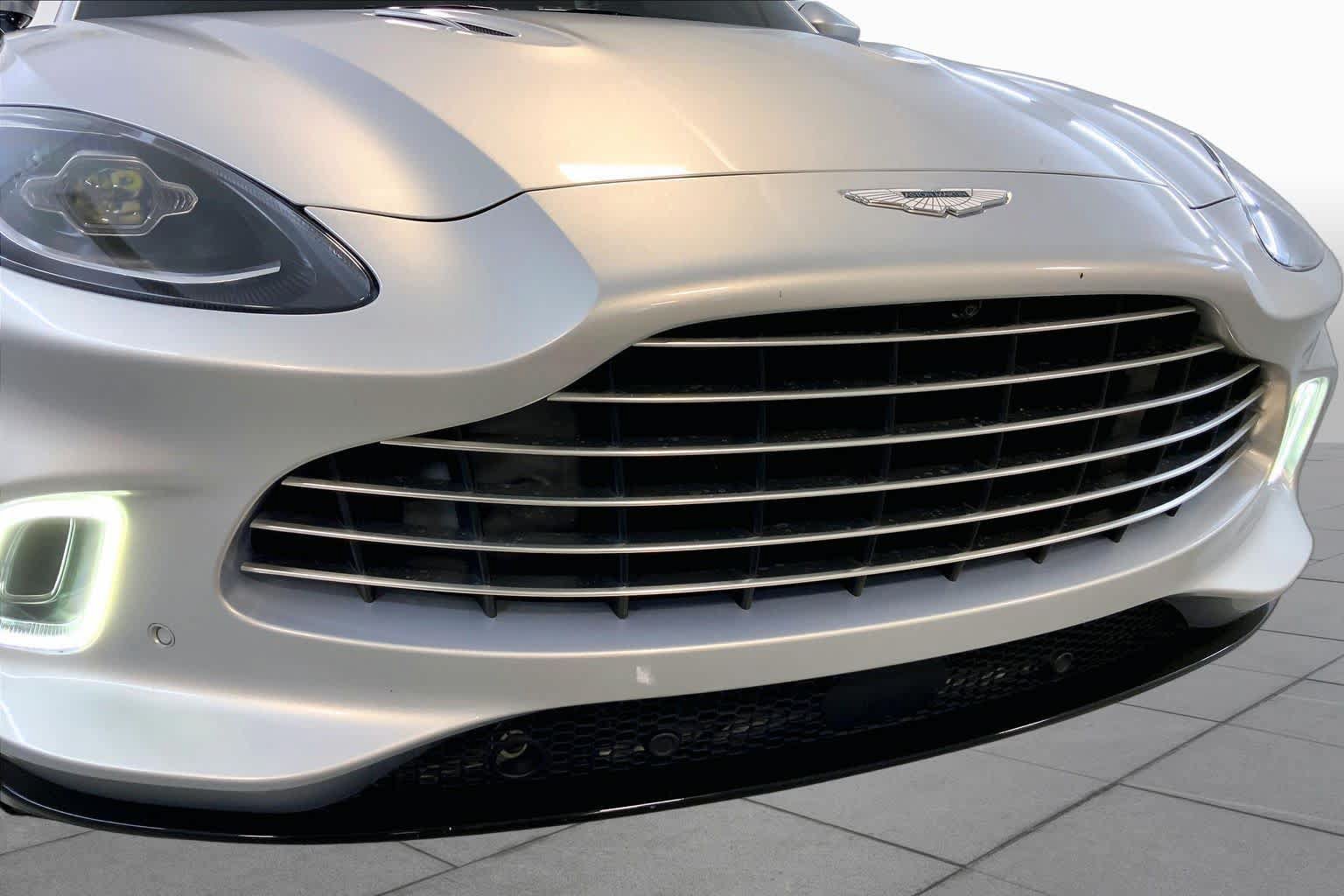 Used 2021 Aston Martin DBX AWD/4WD image 32