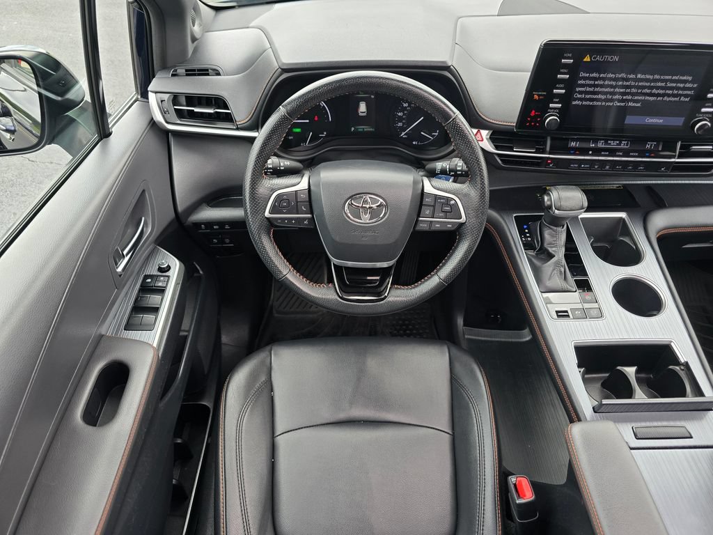 Used 2021 Toyota Sienna XSE w/ XSE Plus Package AWD/4WD image 19