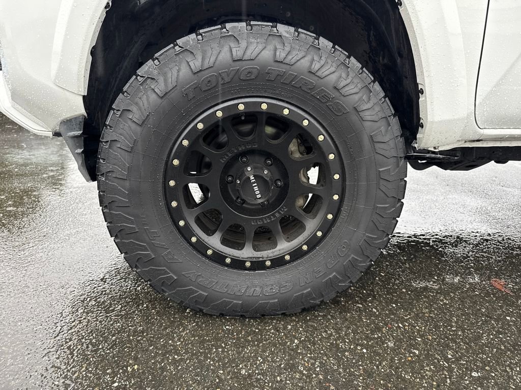 Used 2017 Toyota Tacoma TRD Sport image 24