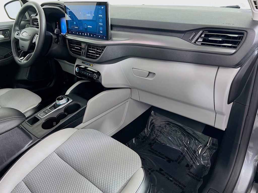 Used 2023 Ford Escape SE image 29