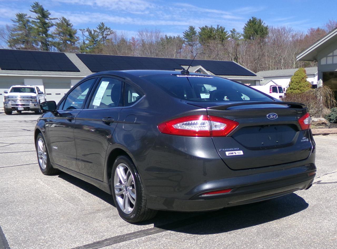 Used 2015 Ford Fusion SE w/ Equipment Group 501A image 3