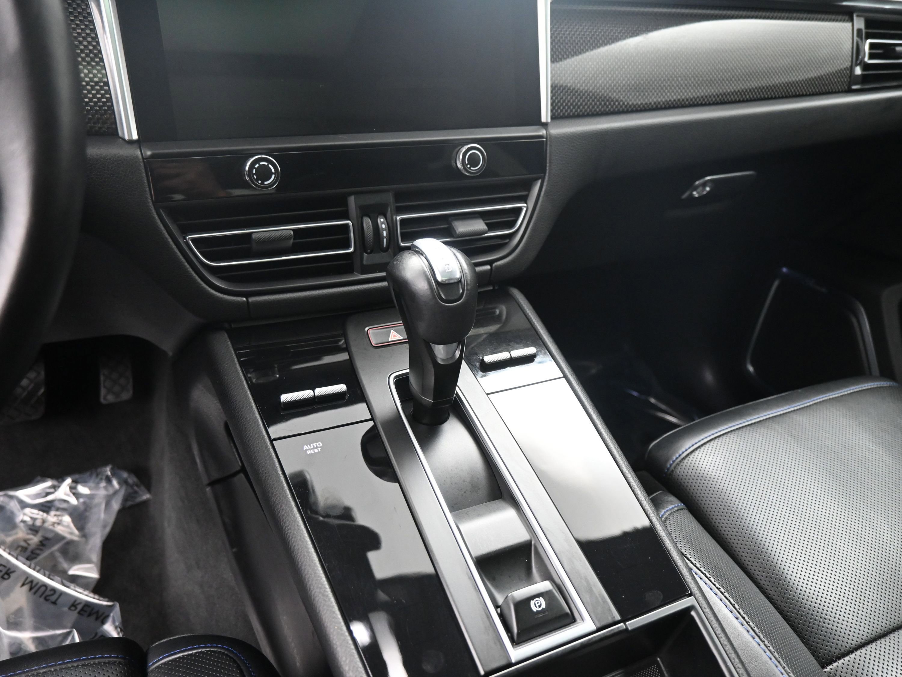 Used 2023 Porsche Macan GTS image 16