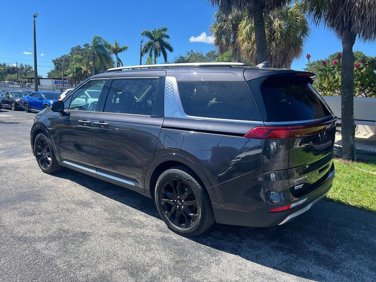 Used 2023 Kia Carnival SX Prestige FWD image 7