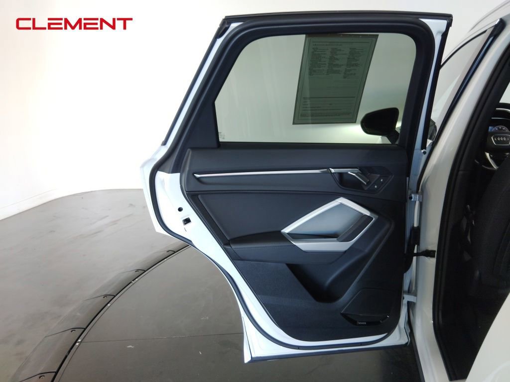 Used 2024 Audi Q3 2.0T Premium Plus w/ Premium Plus Package image 31