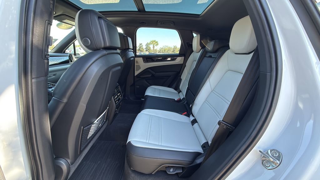 Certified 2026 Porsche Cayenne image 16