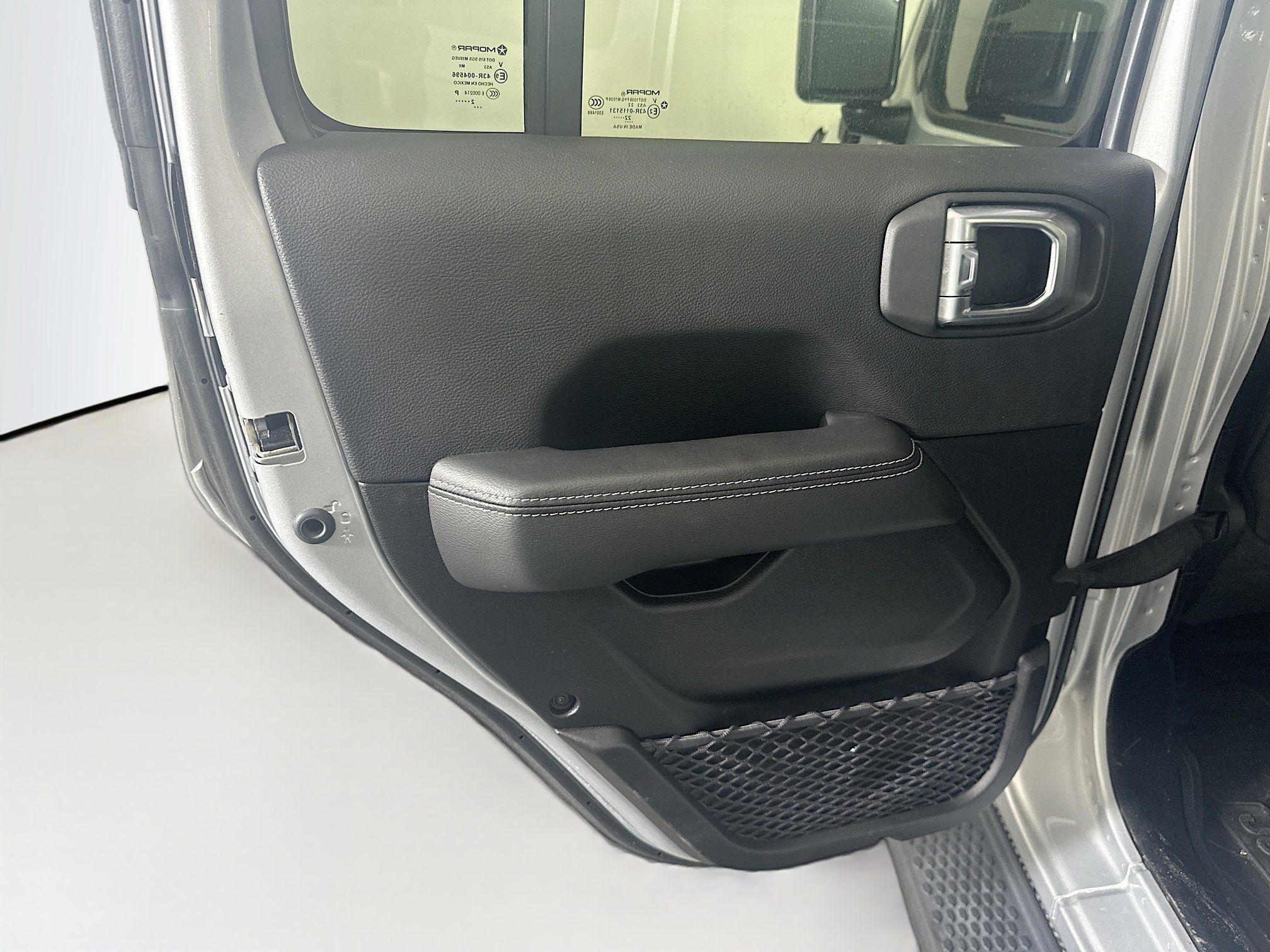 Used 2023 Jeep Wrangler Sahara w/ Cold Weather Group AWD/4WD image 26