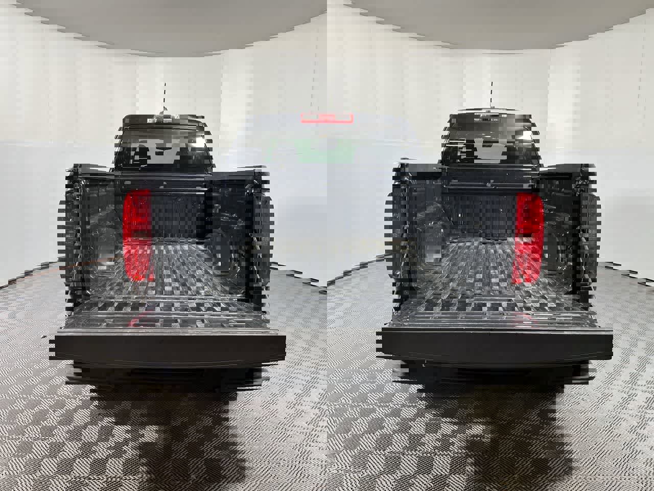 Used 2022 Chevrolet Colorado LT w/ Fleet Safety Package image 27