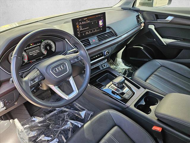 Used 2023 Audi Q5 2.0T Premium Plus w/ Premium Plus Package AWD/4WD image 12