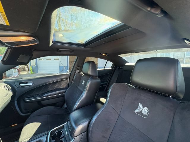 Used 2017 Dodge Charger R/T Scat Pack w/ Technology Group RWD image 24