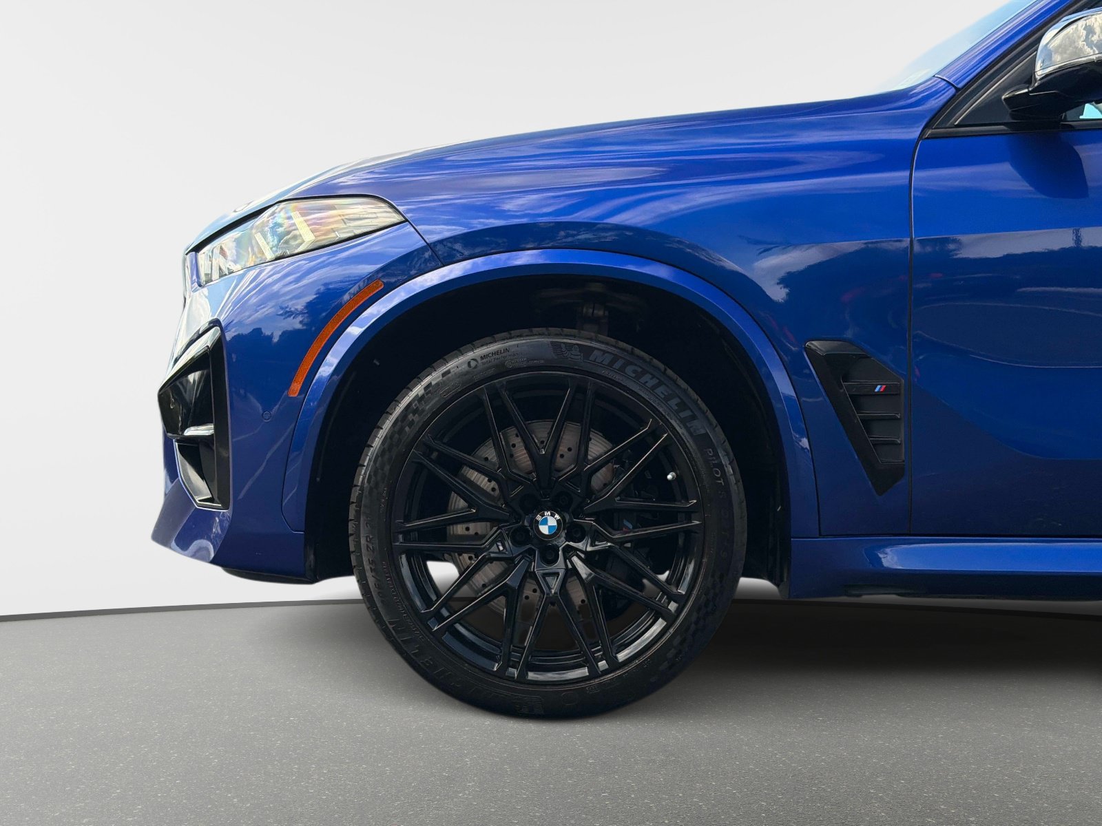 Used 2025 BMW X5 M Competition w/ Executive Package AWD/4WD image 13