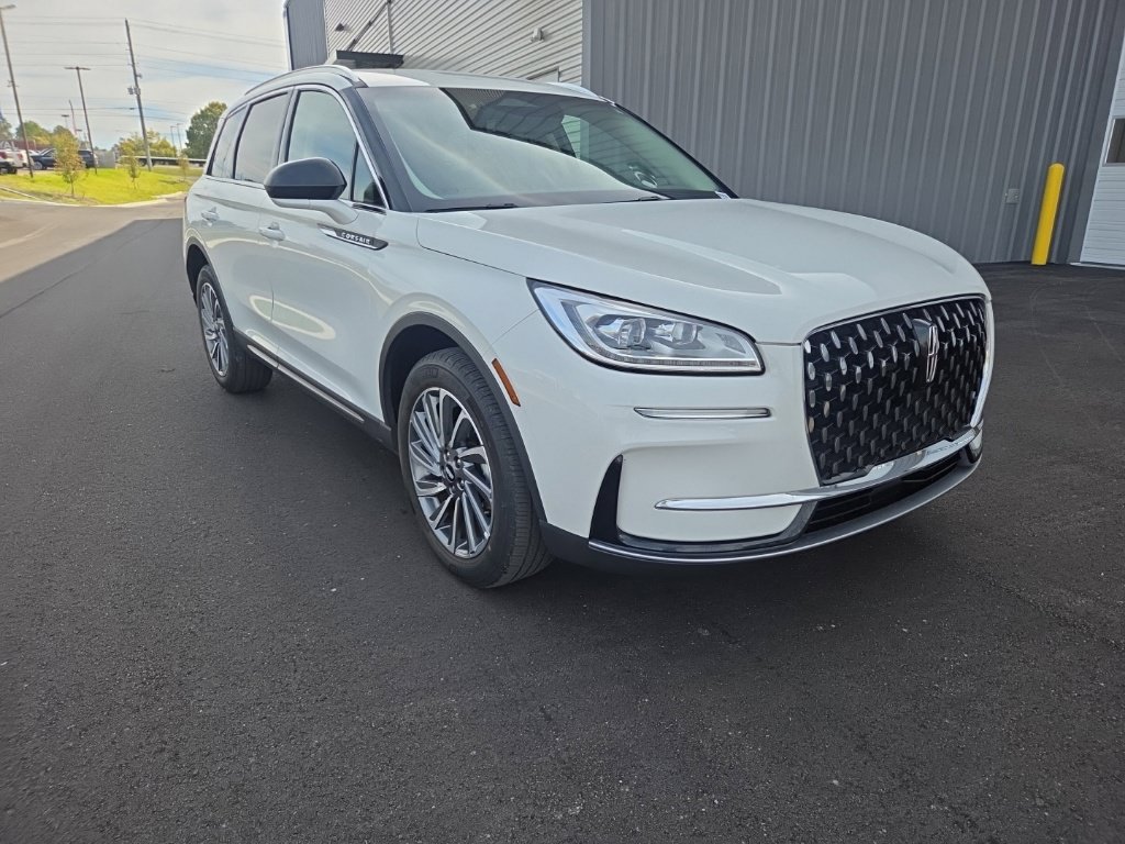 Used 2024 Lincoln Corsair Reserve FWD image 2
