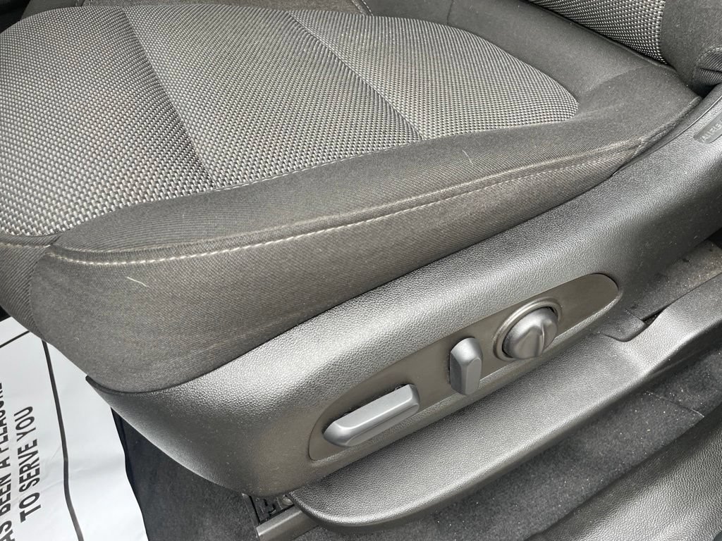 Used 2023 Chevrolet Traverse LT FWD image 55