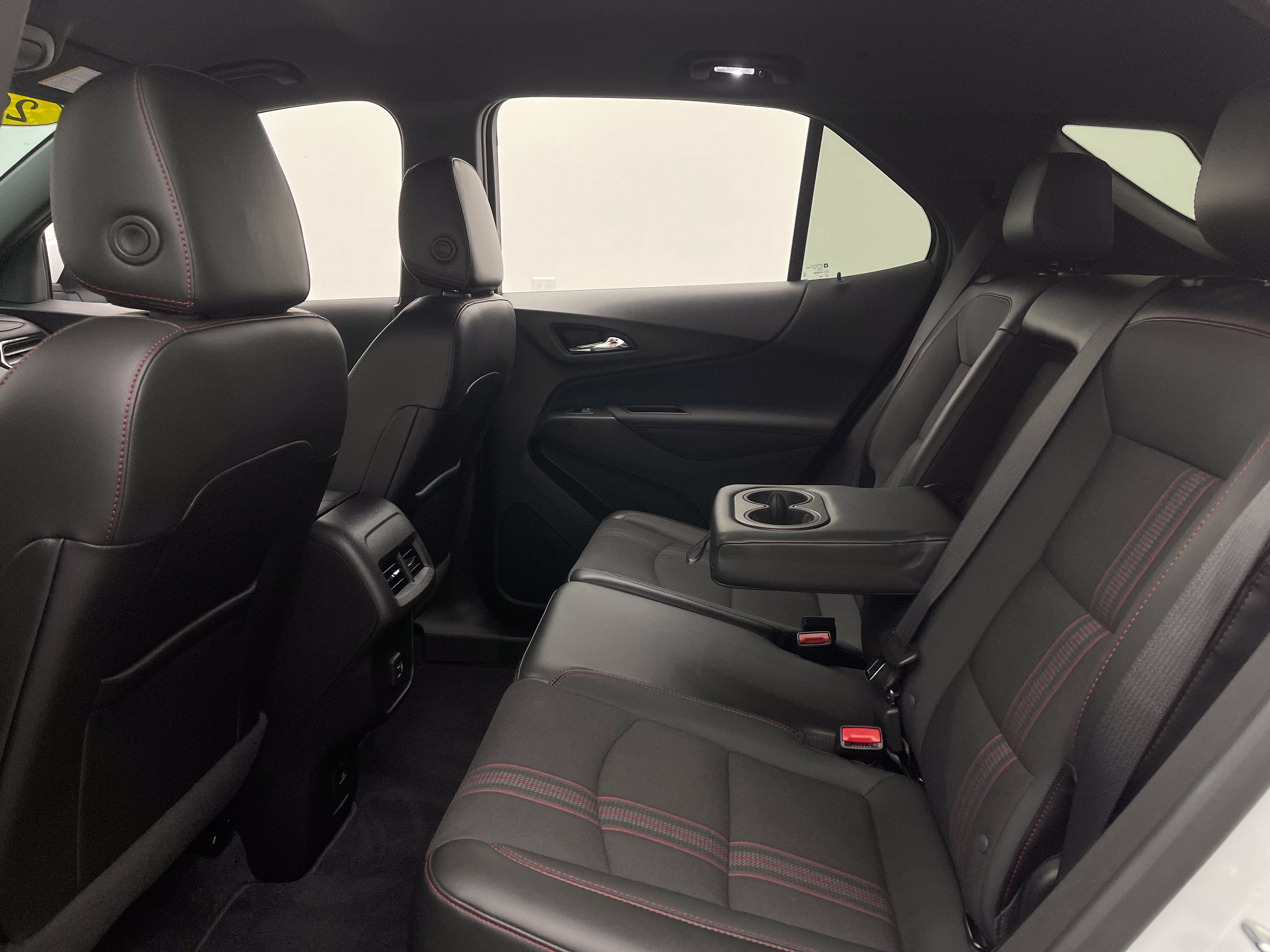 Used 2023 Chevrolet Equinox RS FWD image 40