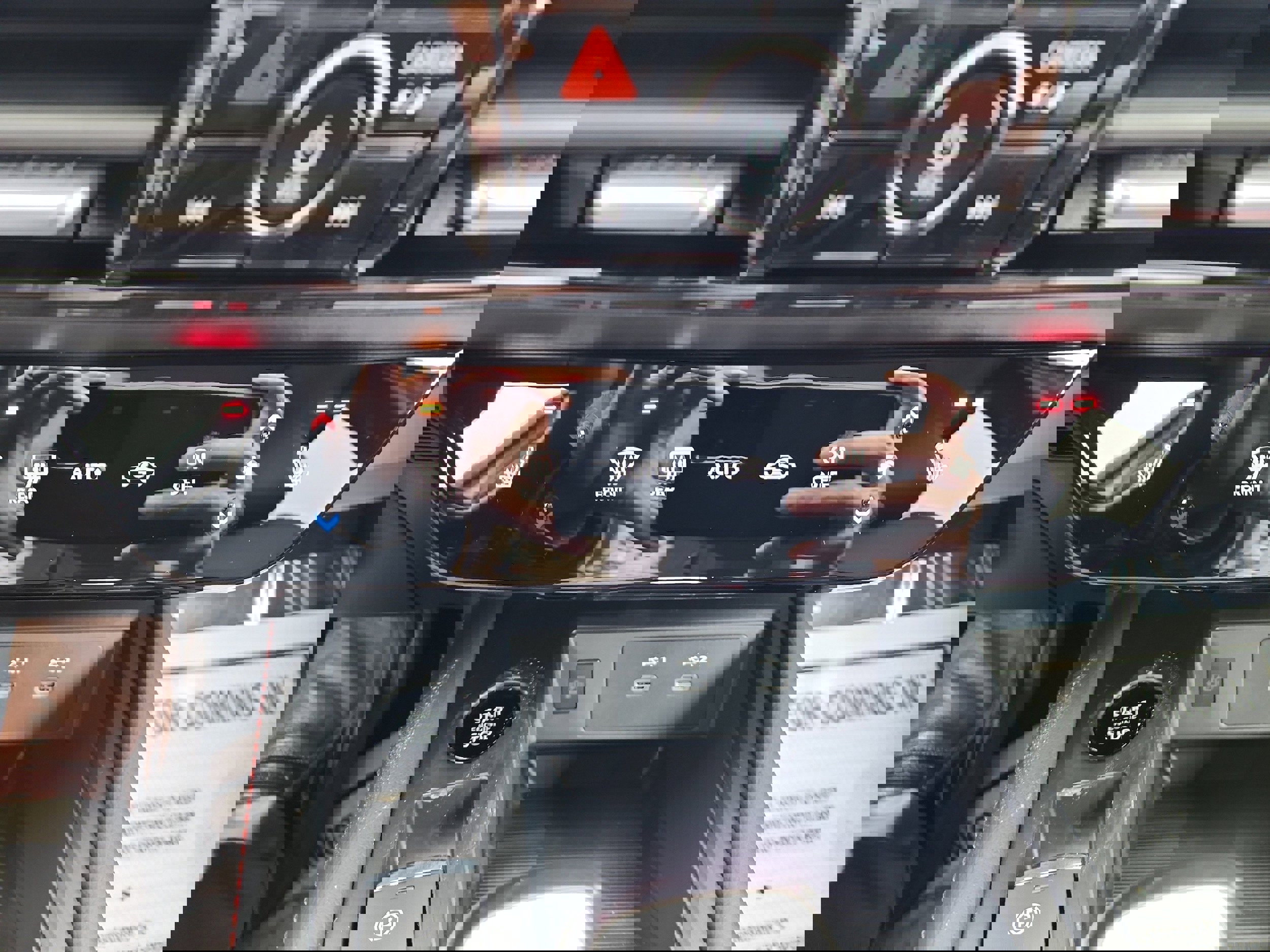 New 2026 Nissan Kicks SR w/ SR Premium Package image 15