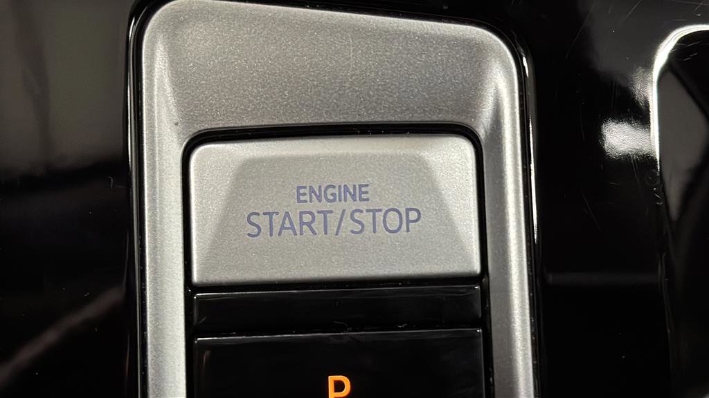 Used 2025 Volkswagen Atlas SE image 29