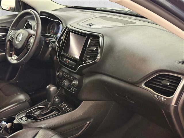 Used 2019 Jeep Cherokee Limited image 22