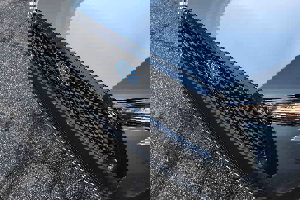 Used 2024 Toyota Corolla Cross LE w/ Moonroof Package image 8