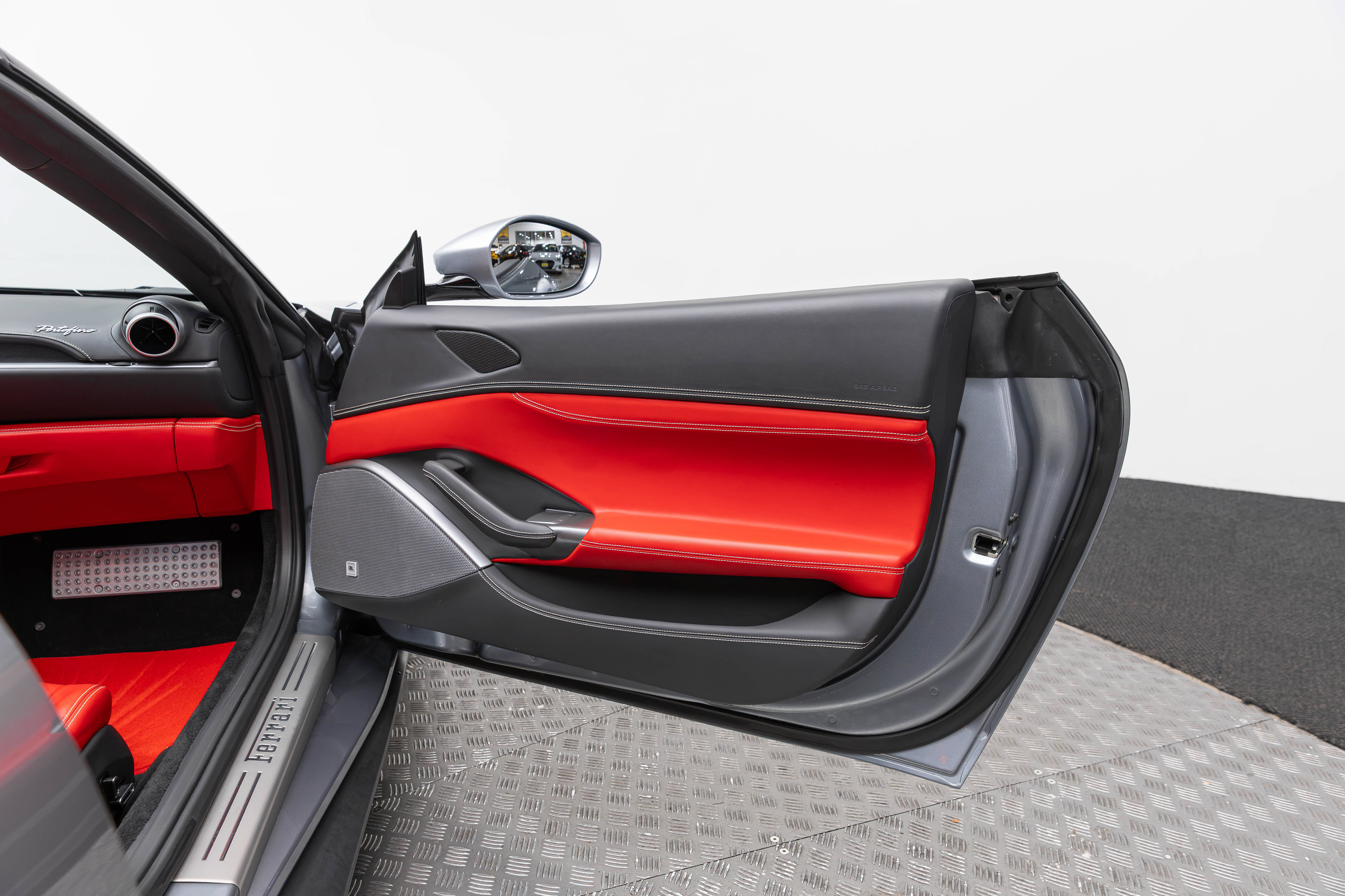 Certified 2019 Ferrari Portofino RWD image 44